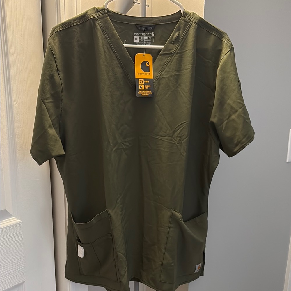 Carhartt women’s  Green scrub top